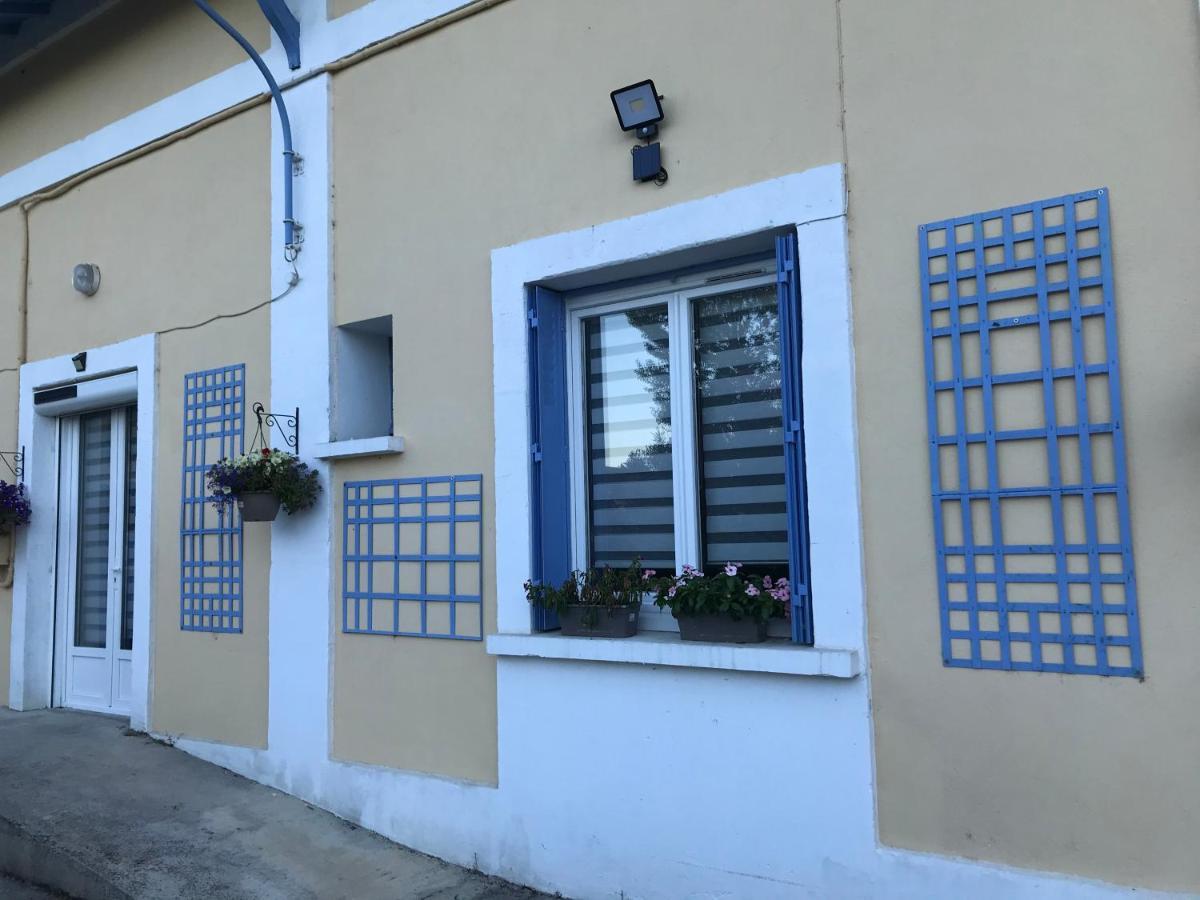 Bed and Breakfast Avenue De La Gare Riscle Экстерьер фото