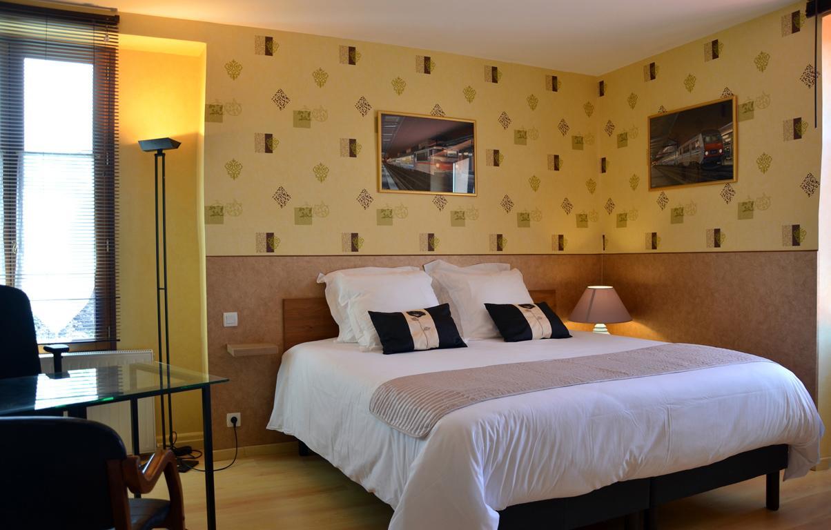 Bed and Breakfast Avenue De La Gare Riscle Экстерьер фото